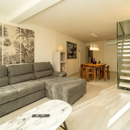 Residenza 3bdr A Due Passi Dal شقة تْشيرنوبيو